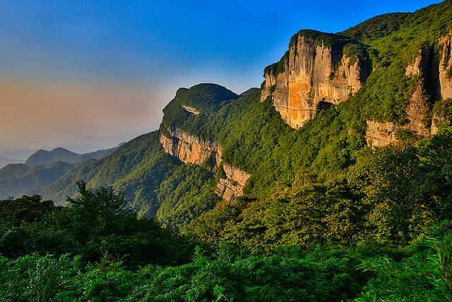 金佛山10月现在好玩吗-金佛山10月现在好玩吗多少钱