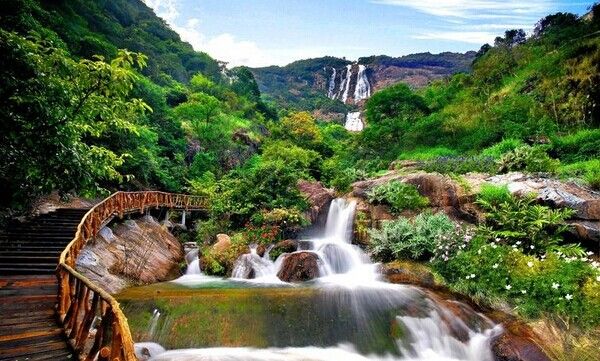 附近最近的旅游景点_附近最近的旅游景点有哪些